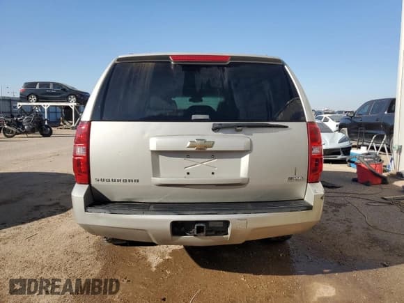 ✅ 2008 Chevrolet Suburban 1LT • VIN: 3GNFK16358G143665 • Lot: 74793114. Wystawiony na Copart z przebiegiem 226 977 mil. Bezpłatny archiwum sprzedaży aukcyjnych z USA i szczegółowy raport historii pojazdu na DreamBid. Zdjęcie 6.