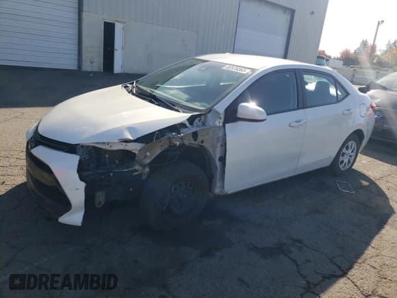 ✅ 2018 Toyota Corolla LE Eco • VIN: 5YFBPRHE2JP835680 • Лот: 82576365. Опубликован ранее на Copart с пробегом 137 573 миль. Бесплатный доступ к архиву аукционных продаж из США и подробный отчёт об истории автомобиля на DreamBid. Изображение 1.