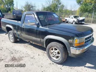✅ 1996 Dodge Dakota • VIN: 1B7GG26XXTS522704 • Lot: 43319567. Wystawiony na IAAI z przebiegiem 244 mil. Bezpłatny archiwum sprzedaży aukcyjnych z USA i szczegółowy raport historii pojazdu na DreamBid. Zdjęcie 1.
