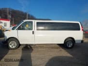 ✅ 2018 Chevrolet Express Passenger LT • VIN: 1GAZGPFG6J1269222 • Lot: 41433114. Wystawiony na IAAI z przebiegiem 99 985 mil. Bezpłatny archiwum sprzedaży aukcyjnych z USA i szczegółowy raport historii pojazdu na DreamBid. Zdjęcie 14.