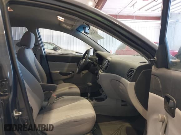 ✅ 2010 Hyundai Accent GLS • VIN: KMHCN4AC0AU423407 • Лот: 42428621. Опубликован ранее на IAAI с пробегом 132 654 миль. Бесплатный доступ к архиву аукционных продаж из США и подробный отчёт об истории автомобиля на DreamBid. Изображение 5.