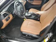 ✅ 2015 BMW 3 Series 328i xDrive • VIN: WBA3B5G5XFNS12127 • Лот: 89934235. Опубликован ранее на Copart с пробегом 63 088 миль. Бесплатный доступ к архиву аукционных продаж из США и подробный отчёт об истории автомобиля на DreamBid. Изображение 7.