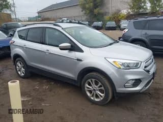 ✅ 2017 Ford Escape SE • VIN: 1FMCU9G92HUB07125 • Lot: 43462356. Wystawiony na IAAI z przebiegiem 154 875 mil. Bezpłatny archiwum sprzedaży aukcyjnych z USA i szczegółowy raport historii pojazdu na DreamBid. Zdjęcie 1.