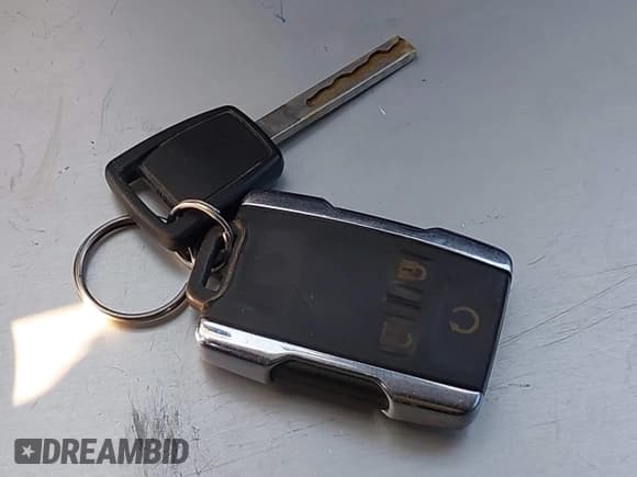 ✅ 2016 GMC Sierra 2500HD Denali • VIN: 1GT12UE86GF177387 • Лот: 42954318. Опубликован ранее на IAAI с пробегом 98 764 миль. Бесплатный доступ к архиву аукционных продаж из США и подробный отчёт об истории автомобиля на DreamBid. Изображение 11.