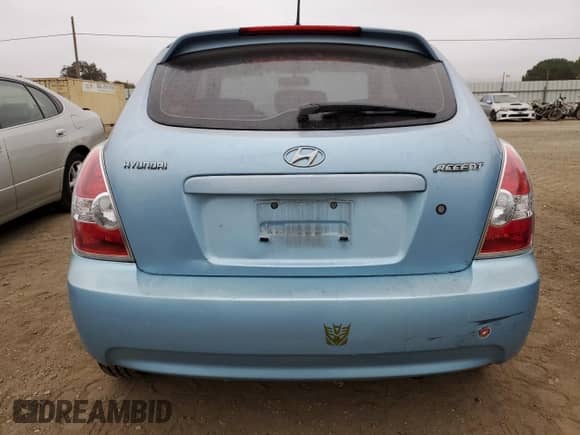 2010 Hyundai Accent GS z VIN KMHCM3AC4AU162134, wystawiony jako Copart lot #75884324 z przebiegiem 71 212 mil mil oraz Szkoda całkowita • Salvage title. Historia ofert i sprzedaży dostępna na DreamBid. Obrazek 6.