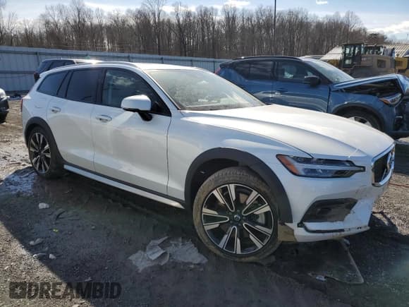 ✅ 2021 Volvo V60 • VIN: YV4102WK1M1074808 • Lot: 42506854. Listed on Copart with Not provided. Free auction sales archive from the USA and detailed vehicle history report at DreamBid. Image 4.