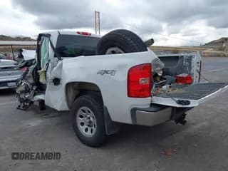 ✅ 2011 Chevrolet Silverado 1500 Work Truck • VIN: 1GCNKPEA8BZ277777 • Lot: 41569855. Wystawiony na IAAI z przebiegiem Nie podano. Bezpłatny archiwum sprzedaży aukcyjnych z USA i szczegółowy raport historii pojazdu na DreamBid. Zdjęcie 3.