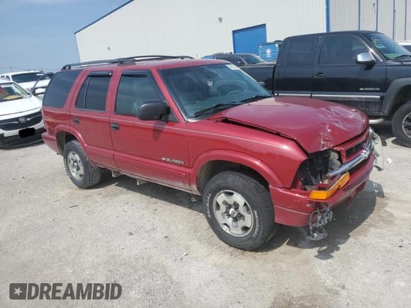 ✅ 2002 Chevrolet Blazer LS • VIN: 1GNDT13W02K145942 • Lot: 60195245. Wystawiony na Copart z przebiegiem 141 567 mil. Bezpłatny archiwum sprzedaży aukcyjnych z USA i szczegółowy raport historii pojazdu na DreamBid. Zdjęcie 4.