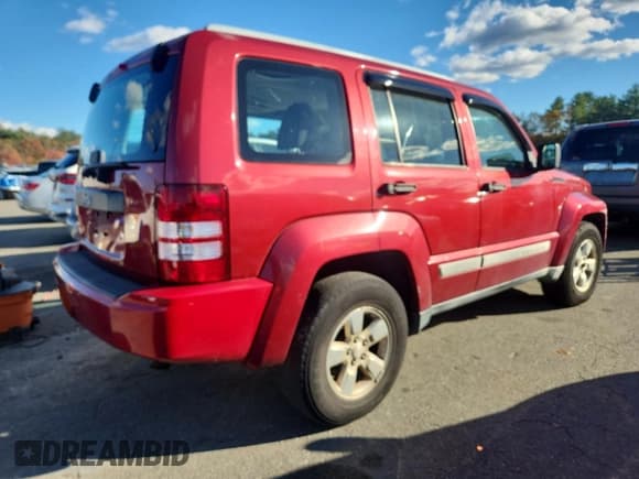 ✅ 2011 Jeep Liberty Sport Jet • VIN: 1J4PN2GK5BW533460 • Лот: 91248065. Опубликован ранее на Copart с пробегом 245 056 миль. Бесплатный доступ к архиву аукционных продаж из США и подробный отчёт об истории автомобиля на DreamBid. Изображение 3.