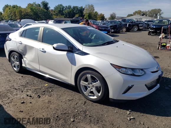 ✅ 2017 Chevrolet Volt LT • VIN: 1G1RC6S59HU104283 • Lot: 70015913. Wystawiony na Copart z przebiegiem 109 470 mil. Bezpłatny archiwum sprzedaży aukcyjnych z USA i szczegółowy raport historii pojazdu na DreamBid. Zdjęcie 4.