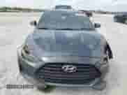 2019 Hyundai Veloster 2.0 z VIN KMHTG6AF4KU013159, wystawiony jako Copart lot #47731345 z przebiegiem Nie podano mil oraz Nie do naprawy • Non repairable. Historia ofert i sprzedaży dostępna na DreamBid. Obrazek 5.