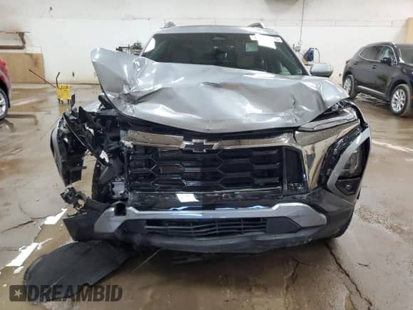 2025 Chevrolet Equinox AWD ACTIV z VIN 3GNAXSEGXSL169800, wystawiony jako Copart lot #84814685 z przebiegiem 18 185 mil mil oraz Szkoda całkowita • Salvage title. Historia ofert i sprzedaży dostępna na DreamBid. Obrazek 5.