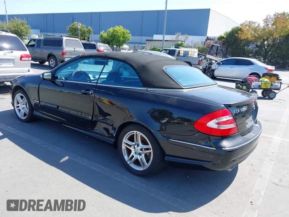 ✅ 2005 Mercedes-Benz CLK 500 • VIN: WDBTK75G05T044607 • Lot: 42511275. Wystawiony na IAAI z przebiegiem 124 675 mil. Bezpłatny archiwum sprzedaży aukcyjnych z USA i szczegółowy raport historii pojazdu na DreamBid. Zdjęcie 3.