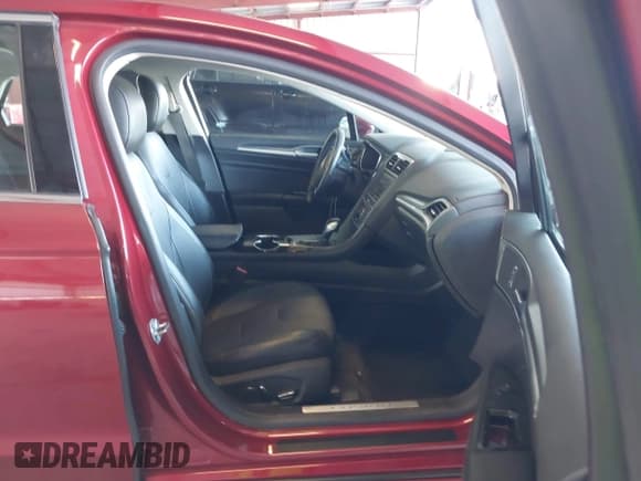 ✅ 2015 Ford Fusion Titanium • VIN: 3FA6P0K92FR235290 • Лот: 43621316. Опубликован ранее на IAAI с пробегом 50 197 миль. Бесплатный доступ к архиву аукционных продаж из США и подробный отчёт об истории автомобиля на DreamBid. Изображение 5.