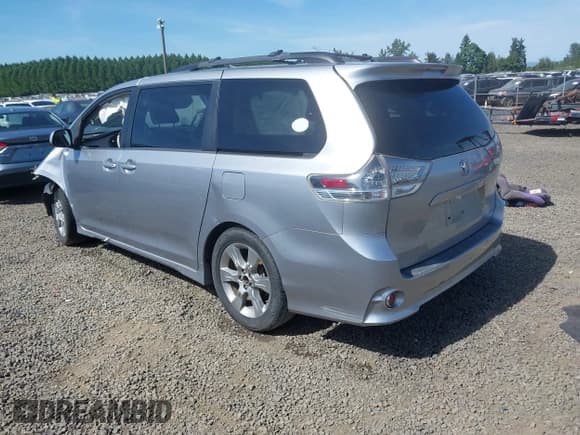 ✅ 2012 Toyota Sienna SE • VIN: 5TDXK3DC7CS258273 • Lot: 42444615. Listed on IAAI with Not provided. Free auction sales archive from the USA and detailed vehicle history report at DreamBid. Image 3.