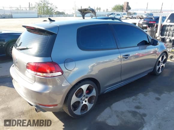 ✅ 2010 Volkswagen Golf GTI • VIN: WVWFD7AJ4AW247177 • Lot: 43875221. Wystawiony na IAAI z przebiegiem 202 913 mil. Bezpłatny archiwum sprzedaży aukcyjnych z USA i szczegółowy raport historii pojazdu na DreamBid. Zdjęcie 4.