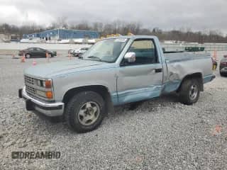 ✅ 1989 Chevrolet Silverado 1500 • VIN: 1GCDC14K6KZ252389 • Lot: 51263635. Wystawiony na Copart z przebiegiem 137 799 mil. Bezpłatny archiwum sprzedaży aukcyjnych z USA i szczegółowy raport historii pojazdu na DreamBid. Zdjęcie 1.