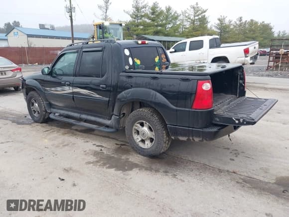 ✅ 2004 Ford Explorer Sport Trac XLS • VIN: 1FMZU77K44UA66024 • Lot: 43730660. Wystawiony na IAAI z przebiegiem 298 192 mil. Bezpłatny archiwum sprzedaży aukcyjnych z USA i szczegółowy raport historii pojazdu na DreamBid. Zdjęcie 3.