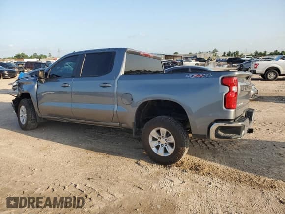 ✅ 2019 Chevrolet Silverado 1500 LT • VIN: 1GCPYDEK6KZ252438 • Lot: 55755495. Wystawiony na Copart z przebiegiem 108 023 mil. Bezpłatny archiwum sprzedaży aukcyjnych z USA i szczegółowy raport historii pojazdu na DreamBid. Zdjęcie 2.