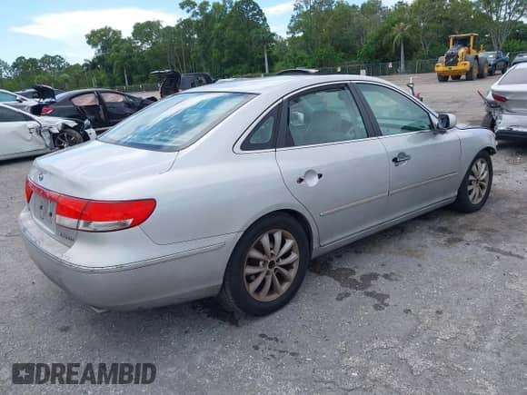 2006 Hyundai Azera SE с VIN KMHFC46F16A087944, выставлен на аукционе IAAI как лот 42605678 с пробегом 159 802 миль миль и . История ставок и продаж доступна на DreamBid. Изображение 4.