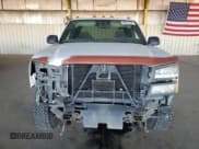 ✅ 2004 Chevrolet Silverado 2500HD LS • VIN: 1GCHK23U04F154508 • Lot: 90832305. Wystawiony na Copart z przebiegiem 275 940 mil. Bezpłatny archiwum sprzedaży aukcyjnych z USA i szczegółowy raport historii pojazdu na DreamBid. Zdjęcie 5.