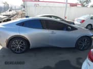 ✅ 2024 Toyota Prius LE • VIN: JTDACAAU0R3034244 • Lot: 42312682. Wystawiony na IAAI z przebiegiem 4 102 mil. Bezpłatny archiwum sprzedaży aukcyjnych z USA i szczegółowy raport historii pojazdu na DreamBid. Zdjęcie 14.