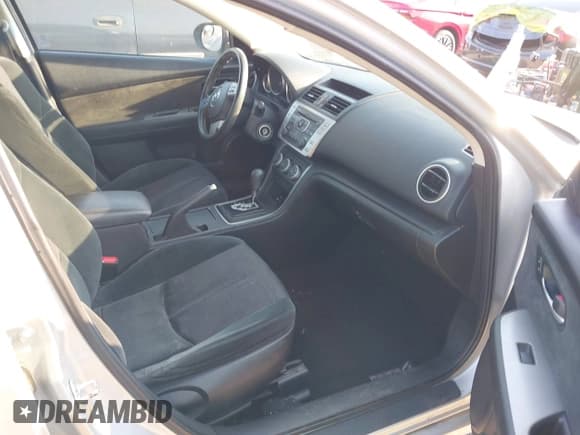 ✅ 2010 Mazda 6 i Sport • VIN: 1YVHZ8BH6A5M21343 • Lot: 43142766. Listed on IAAI with 155,614 mi. Free auction sales archive from the USA and detailed vehicle history report at DreamBid. Image 5.