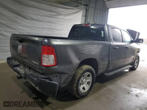 2022 Ram 1500 Tradesman z VIN 1C6RRFNGXNN333734, wystawiony jako Copart lot #51745255 z przebiegiem 44 743 mil mil oraz Szkoda całkowita • Salvage title. Historia ofert i sprzedaży dostępna na DreamBid. Obrazek 3.