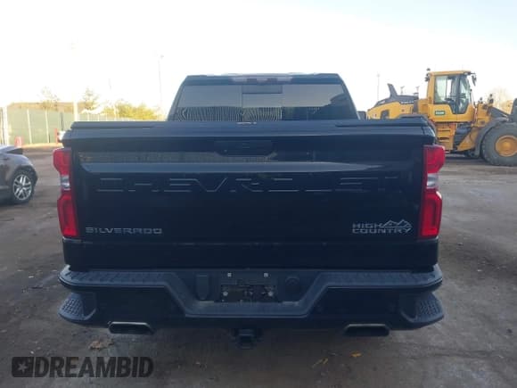 ✅ 2020 Chevrolet Silverado 1500 High Country • VIN: 3GCUYHEL9LG204193 • Lot: 43716850. Listed on IAAI with 112,797 mi. Free auction sales archive from the USA and detailed vehicle history report at DreamBid. Image 17.