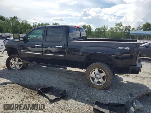✅ 2014 GMC Sierra 2500HD Denali • VIN: 1GT125E84EF137604 • Lot: 61228985. Wystawiony na Copart z przebiegiem 210 505 mil. Bezpłatny archiwum sprzedaży aukcyjnych z USA i szczegółowy raport historii pojazdu na DreamBid. Zdjęcie 2.
