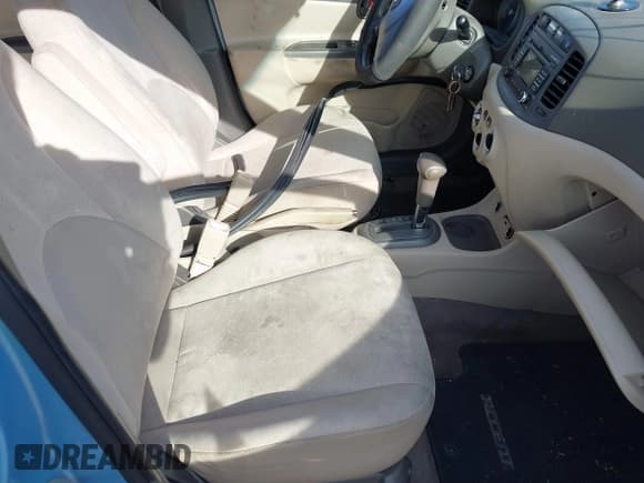 ✅ 2010 Hyundai Accent GLS • VIN: KMHCN4AC4AU502272 • Лот: 40813601. Опубликован ранее на IAAI с пробегом 181 134 миль. Бесплатный доступ к архиву аукционных продаж из США и подробный отчёт об истории автомобиля на DreamBid. Изображение 5.