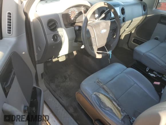 ✅ 2007 Ford F-150 XL • VIN: 1FTRF12W67NA32901 • Лот: 85830885. Опубликован ранее на Copart с пробегом 165 666 миль. Бесплатный доступ к архиву аукционных продаж из США и подробный отчёт об истории автомобиля на DreamBid. Изображение 8.