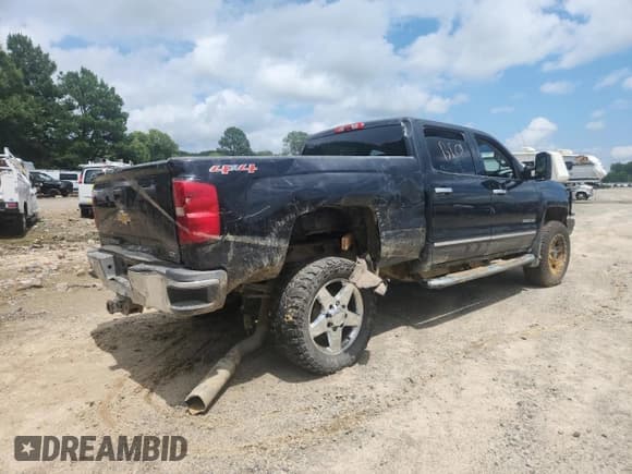 ✅ 2015 Chevrolet Silverado 2500HD LTZ • VIN: 1GC1KWE8XFF108423 • Lot: 62921895. Wystawiony na Copart z przebiegiem 270 548 mil. Bezpłatny archiwum sprzedaży aukcyjnych z USA i szczegółowy raport historii pojazdu na DreamBid. Zdjęcie 3.