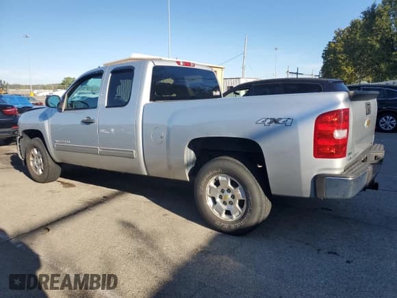 ✅ 2012 Chevrolet Silverado 1500 LT • VIN: 1GCRKSE72CZ281446 • Лот: 86188225. Опубликован ранее на Copart с пробегом 144 801 миль. Бесплатный доступ к архиву аукционных продаж из США и подробный отчёт об истории автомобиля на DreamBid. Изображение 2.