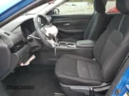 ✅ 2024 Nissan Sentra SV • VIN: 3N1AB8CV8RY323660 • Lot: 89920185. Wystawiony na Copart z przebiegiem 17 970 mil. Bezpłatny archiwum sprzedaży aukcyjnych z USA i szczegółowy raport historii pojazdu na DreamBid. Zdjęcie 7.