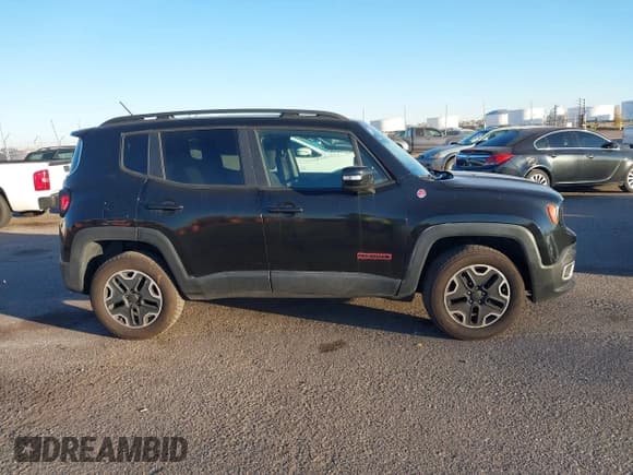 ✅ 2017 Jeep Renegade Trailhawk • VIN: ZACCJBCB8HPE77767 • Лот: 43701094. Опубликован ранее на IAAI с пробегом 120 151 миль. Бесплатный доступ к архиву аукционных продаж из США и подробный отчёт об истории автомобиля на DreamBid. Изображение 13.