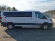 ✅ 2018 Ford Transit Passenger XL • VIN: 1FBZX2YM1JKA33699 • Lot: 41786863. Wystawiony na IAAI z przebiegiem 138 735 mil. Bezpłatny archiwum sprzedaży aukcyjnych z USA i szczegółowy raport historii pojazdu na DreamBid. Zdjęcie 13.