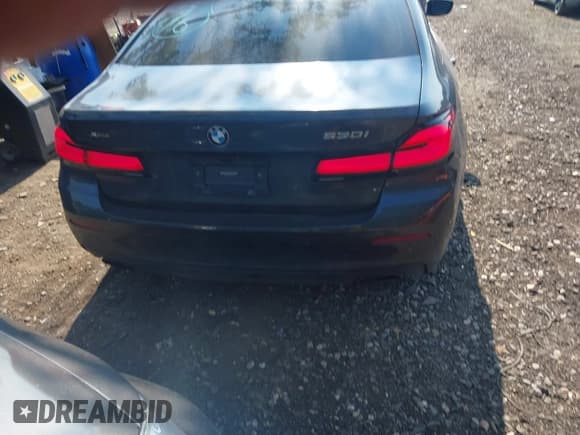 ✅ 2021 BMW 5 Series 530i xDrive • VIN: WBA13BJ03MWX21760 • Lot: 42833981. Listed on IAAI with 77,077 mi. Free auction sales archive from the USA and detailed vehicle history report at DreamBid. Image 16.