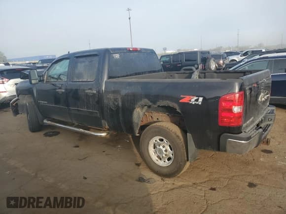 ✅ 2008 Chevrolet Silverado 2500HD Work Truck • VIN: 1GCHK23K58F189985 • Lot: 72391694. Wystawiony na Copart z przebiegiem 191 767 mil. Bezpłatny archiwum sprzedaży aukcyjnych z USA i szczegółowy raport historii pojazdu na DreamBid. Zdjęcie 2.