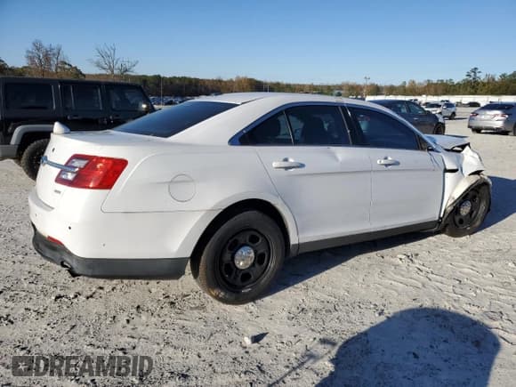 ✅ 2015 Ford Police Interceptor • VIN: 1FAHP2MT3FG208040 • Лот: 81896724. Опубликован ранее на Copart с пробегом 91 729 миль. Бесплатный доступ к архиву аукционных продаж из США и подробный отчёт об истории автомобиля на DreamBid. Изображение 3.