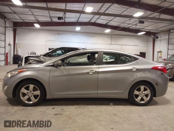 ✅ 2012 Hyundai Elantra GLS • VIN: KMHDH4AE6CU188897 • Лот: 43757188. Опубликован ранее на IAAI с пробегом 236 080 миль. Бесплатный доступ к архиву аукционных продаж из США и подробный отчёт об истории автомобиля на DreamBid. Изображение 15.