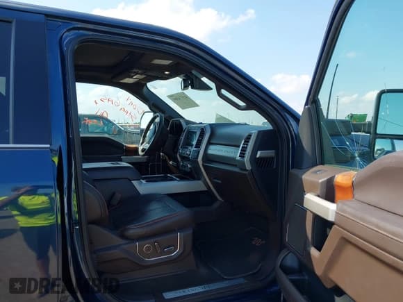 ✅ 2017 Ford F-250 Lariat • VIN: 1FT7W2BT8HED09665 • Lot: 43374389. Listed on IAAI with 232,411 mi. Free auction sales archive from the USA and detailed vehicle history report at DreamBid. Image 5.