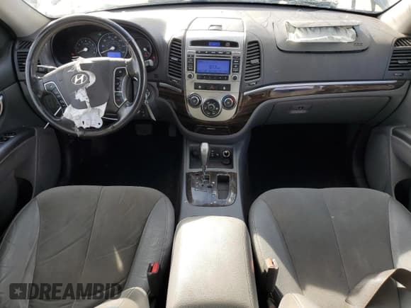 ✅ 2011 Hyundai Santa Fe SE • VIN: 5XYZHDAG5BG031471 • Lot: 79471314. Listed on Copart with 151,203 mi. Free auction sales archive from the USA and detailed vehicle history report at DreamBid. Image 8.