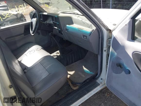 ✅ 1994 Mazda B-Series • VIN: 4F4CR12A0RTM31231 • Lot: 43122521. Listed on IAAI with 97,363 mi. Free auction sales archive from the USA and detailed vehicle history report at DreamBid. Image 5.