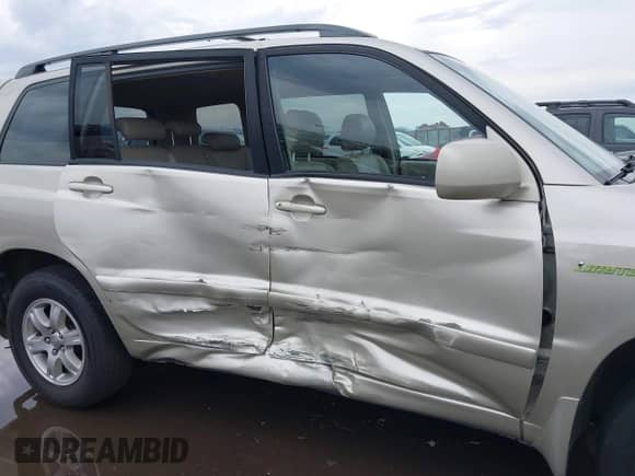 2001 Toyota Highlander с VIN JTEHF21A010002669, выставлен на аукционе IAAI как лот 43411593 с пробегом 145 595 миль миль и . История ставок и продаж доступна на DreamBid. Изображение 13.