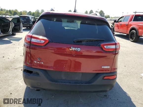 ✅ 2017 Jeep Cherokee Latitude • VIN: 1C4PJMCB7HW563524 • Лот: 80796565. Опубликован ранее на Copart с пробегом 81 876 миль. Бесплатный доступ к архиву аукционных продаж из США и подробный отчёт об истории автомобиля на DreamBid. Изображение 6.