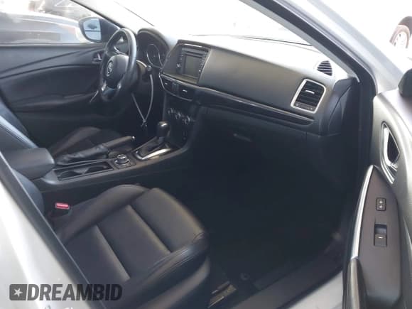 ✅ 2015 Mazda 6 i Touring • VIN: JM1GJ1V5XF1180550 • Lot: 43218155. Wystawiony na IAAI z przebiegiem 124 975 mil. Bezpłatny archiwum sprzedaży aukcyjnych z USA i szczegółowy raport historii pojazdu na DreamBid. Zdjęcie 5.