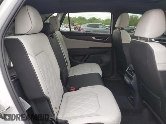 ✅ 2025 Volkswagen Atlas SEL Premium R-Line • VIN: 1V2FE2CAXSC215638 • Lot: 56838725. Listed on Copart with 1,821 mi. Free auction sales archive from the USA and detailed vehicle history report at DreamBid. Image 10.