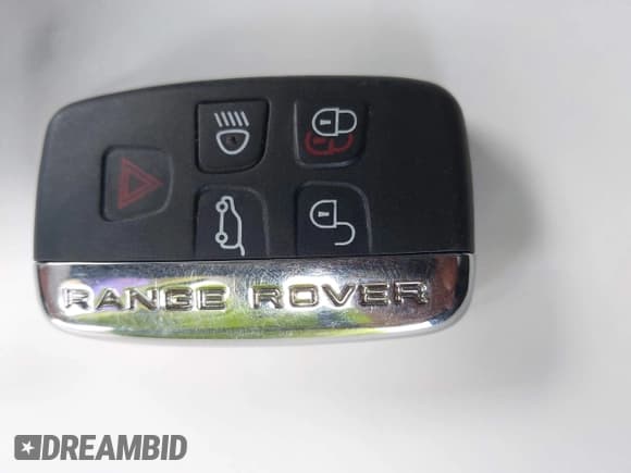 ✅ 2011 Land Rover Range Rover Sport HSE • VIN: SALSF2D49BA282662 • Lot: 42633272. Listed on IAAI with 157,581 mi. Free auction sales archive from the USA and detailed vehicle history report at DreamBid. Image 11.