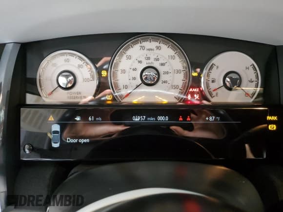 ✅ 2021 Rolls-Royce Dawn • VIN: SCAXZ8C01MU209025 • Lot: 74898884. Wystawiony na Copart z przebiegiem Nie podano. Bezpłatny archiwum sprzedaży aukcyjnych z USA i szczegółowy raport historii pojazdu na DreamBid. Zdjęcie 9.